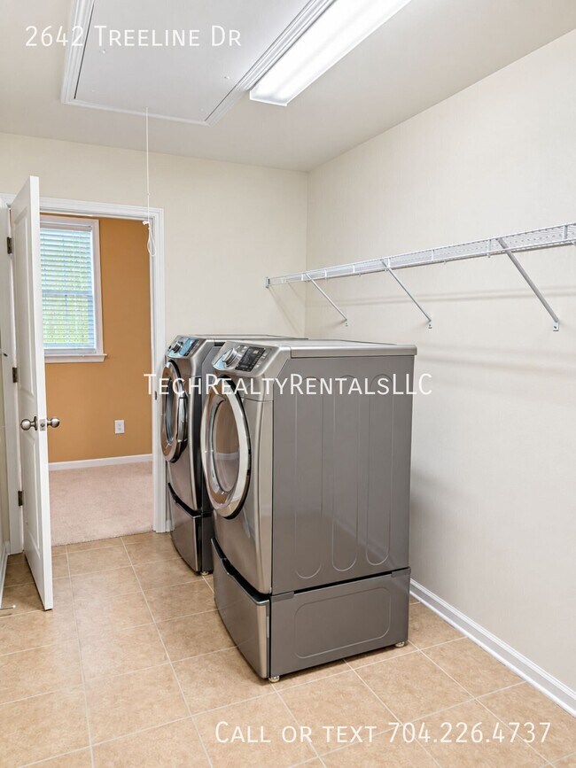 Building Photo - 2642 Treeline Dr
