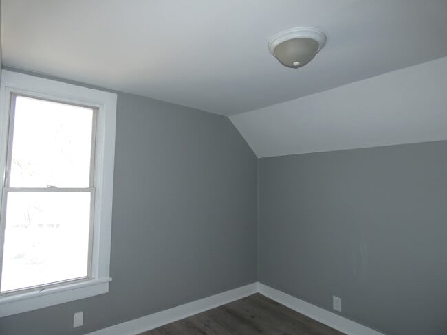 Building Photo - 391 E Marsile St