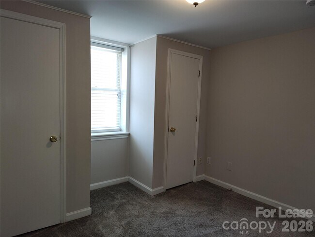 Building Photo - 340 Hollis Rd