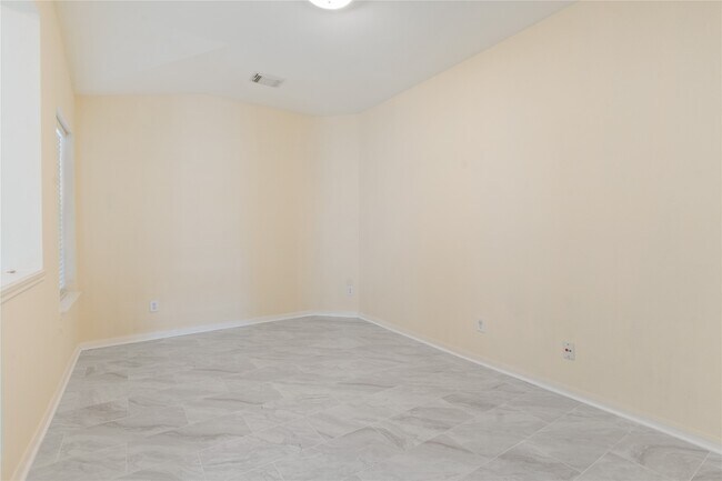 Building Photo - 7710 Sapulpa Ln