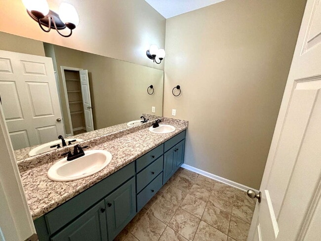 Building Photo - FOR RENT in Enterprise, AL!!