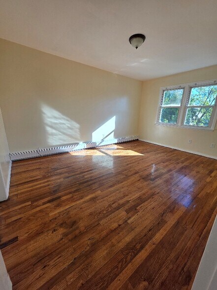 Building Photo - 144-31 183rd St