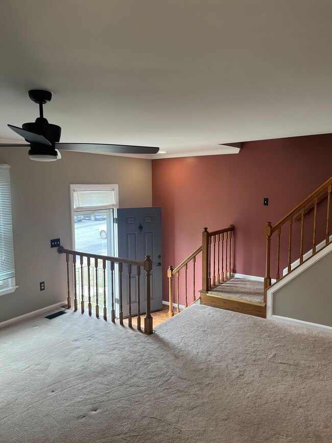 Building Photo - End of Group Townhome, with Finished Basement, in Abingdon