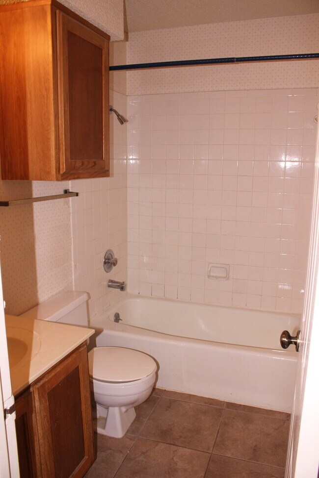 Building Photo - 9406 Kempler Dr