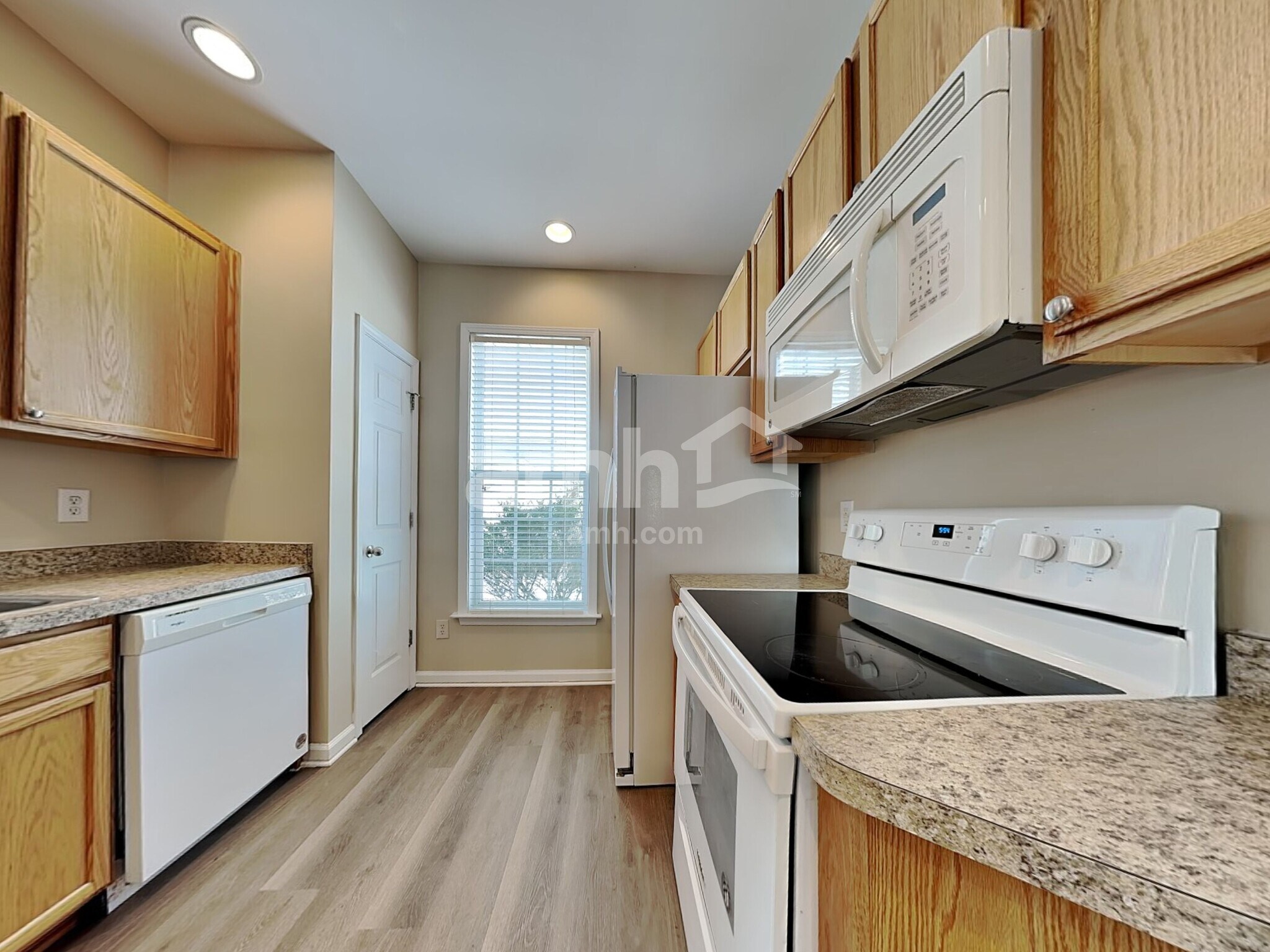 Building Photo - 216 Haywood Ln