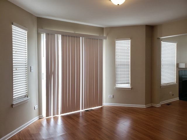 Building Photo - 2108 Primrose Dr