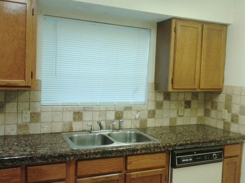 Building Photo - 4748 Old Bent Tree Ln