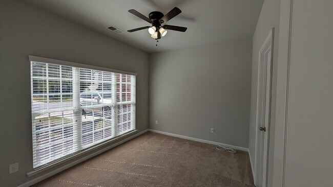 Building Photo - 4848 Pepper Dr