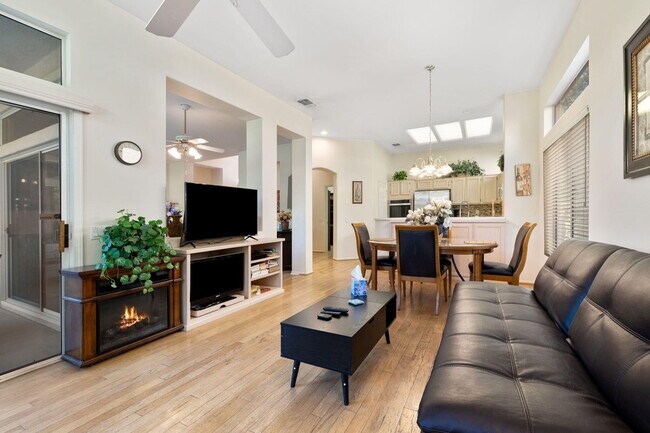 Building Photo - 37468 Westridge Ave