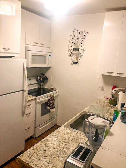 Building Photo - 1089 River Rd