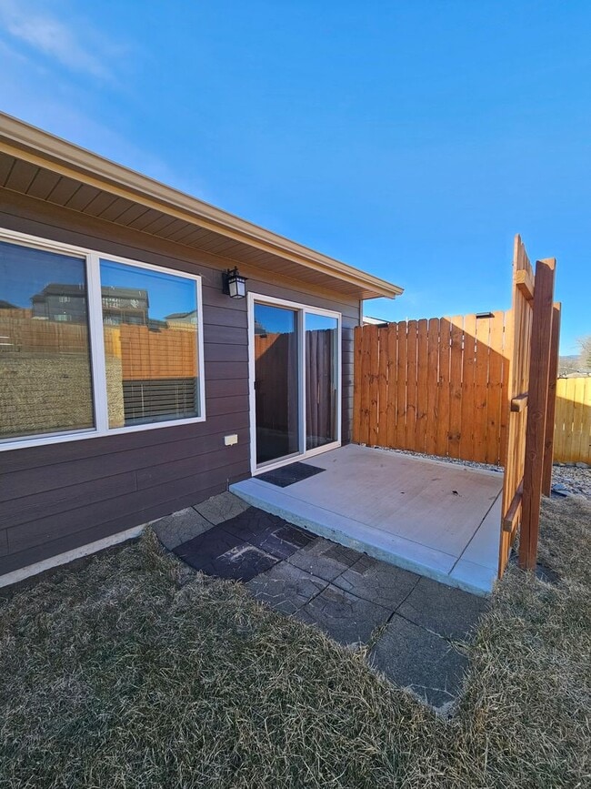 Building Photo - 4 BED | 2 BATH | DOUBLE GARAGE | RAPID VALLEY