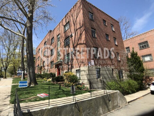 Building Photo - 1 bedroom in Brookline MA 02446