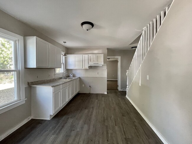 Building Photo - Stunning 3 Bedroom Home FOR RENT in Millvi...