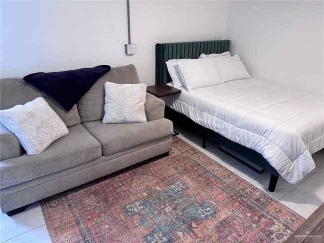 Building Photo - 10 S 8th Ave