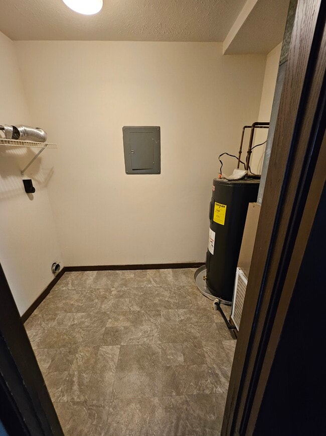 Building Photo - 1361 Callie Rd