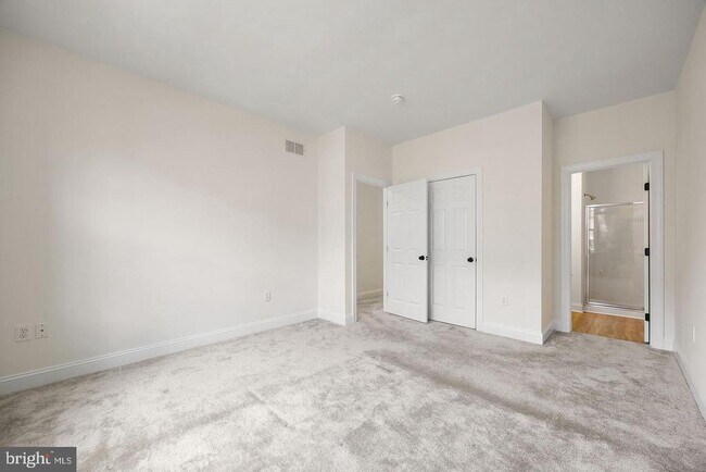 Building Photo - 611 Pony Ln