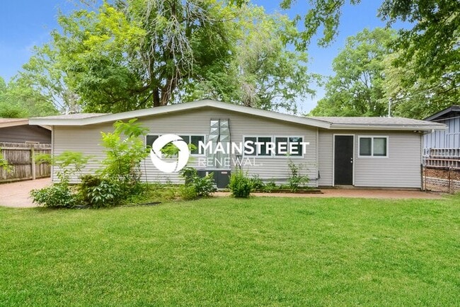 Building Photo - 4 Bedroom Pet-Friendly Home in Florissant,...