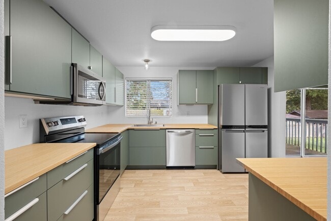 Building Photo - 3bd/1.75ba Mountlake Terrace Home