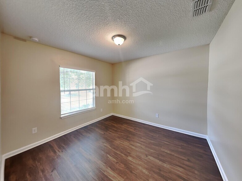 Building Photo - 6126 Sage Willow Way