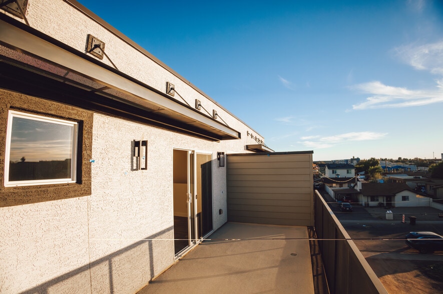 Building Photo - 1964 E Don Carlos Ave