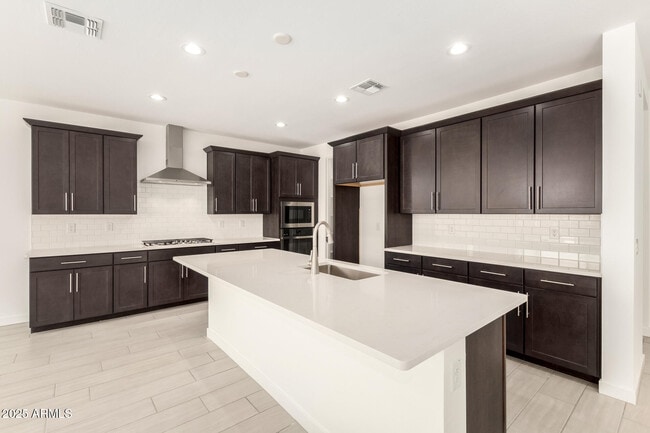 Building Photo - 16547 Avenida del Sol W