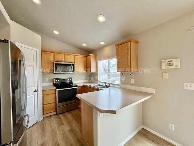 Building Photo - 668 N Quarter Moon Ave