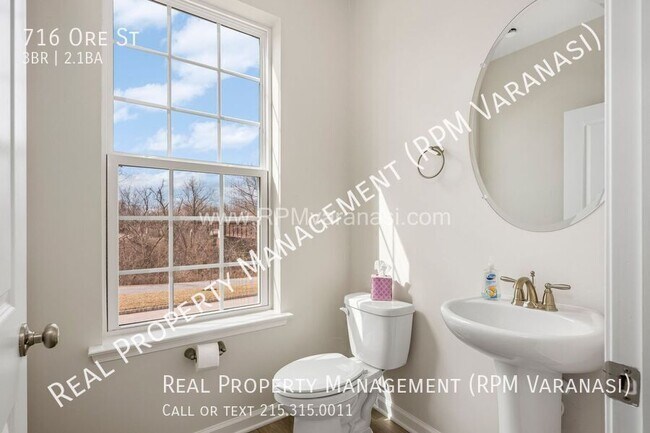 Building Photo - 716 Ore St