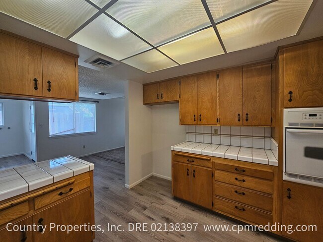 Building Photo - Spacious 3-Bedroom 2-Bathroom Home in Mary Lake Subdivision Available Now!