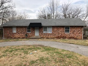 Building Photo - 4 bedroom near WKU!  New Cabinets and countertops.  New windows and paint.