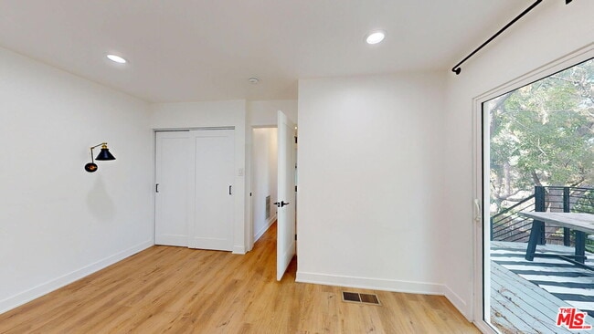 Building Photo - 3424 Oak Glen Dr