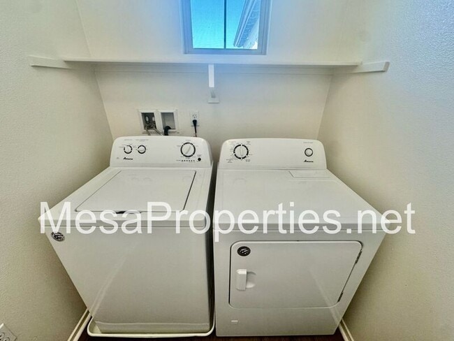 Building Photo - 3230 E Yountville Dr