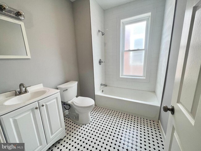 Building Photo - 5532 Chancellor St