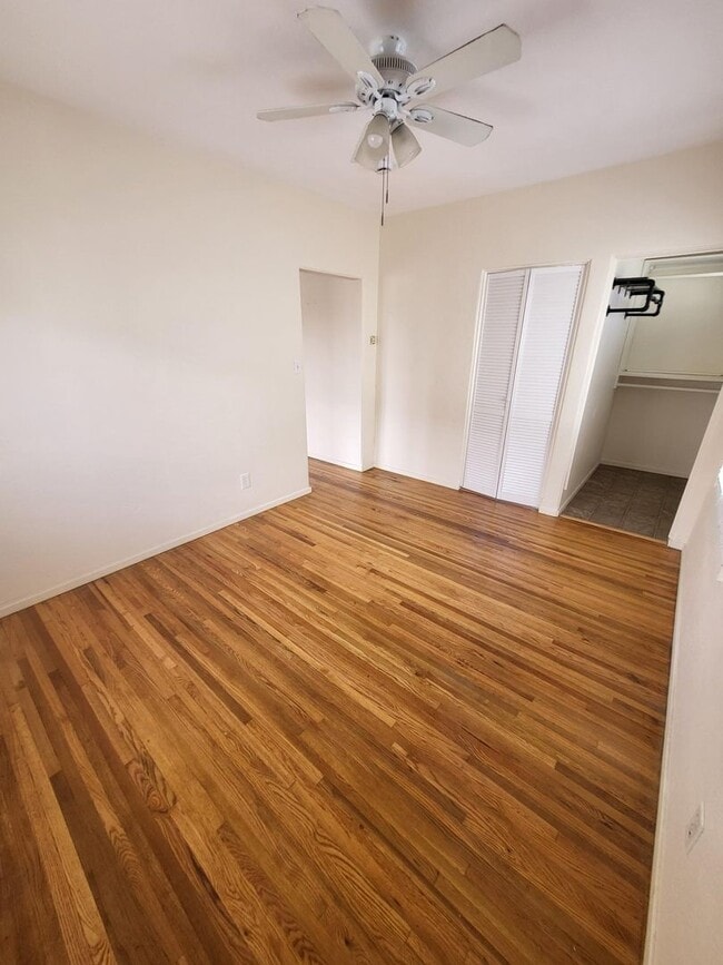 Building Photo - Quaint and Cozy 1x1 apartment in the historic Old Town