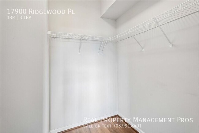 Building Photo - 17900 Ridgewood Pl