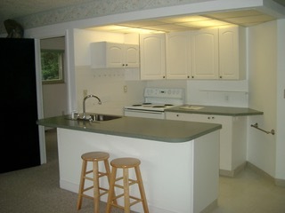 Kitchen/Breakfast nook - 638 Gilcrest Rd