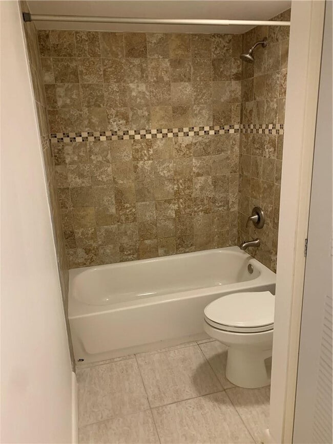 Building Photo - 2942 SW 22nd Cir