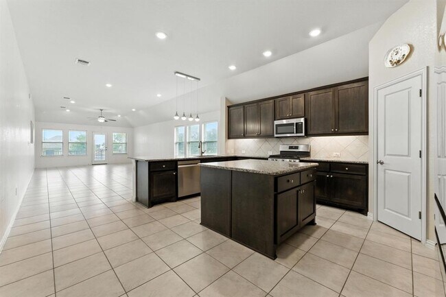 Building Photo - 237 Red Granite Dr