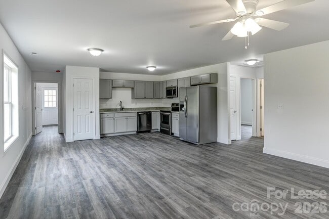 Building Photo - 261 Quinn Hill Ln