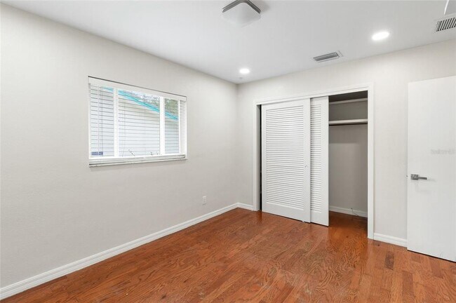 Building Photo - 1966 Sandra Dr