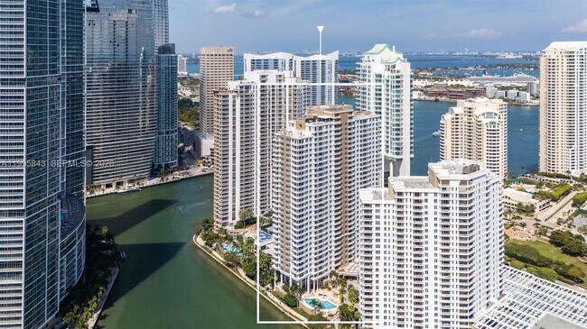 Building Photo - 801 Brickell Key Blvd