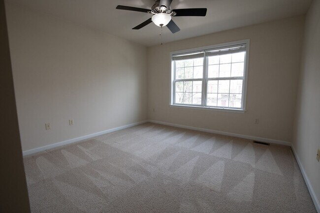 Building Photo - Spacious 3BR Townhome in Harrisburg – First-floor primary bedroom, Garage & Deck!