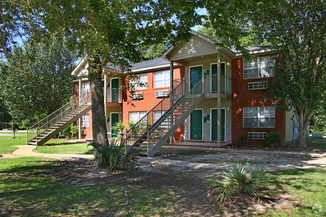 Exterior - College Park Apartments