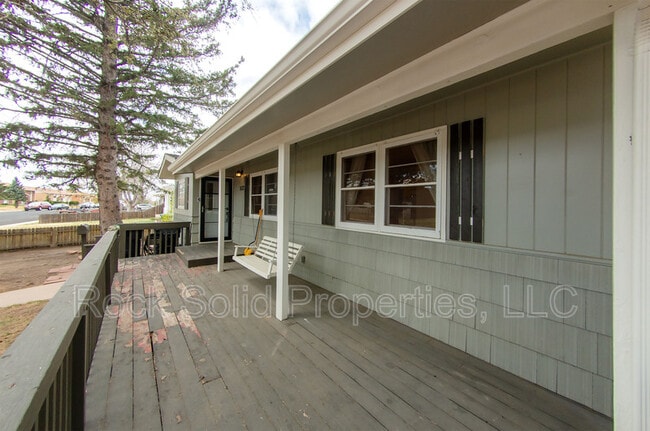 Building Photo - 1622 Oxford Dr