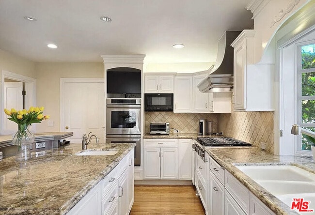 Building Photo - 3690 Crownridge Dr