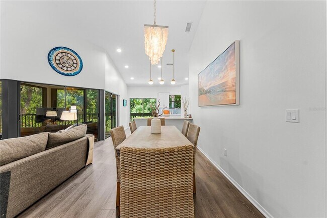 Building Photo - 1714 Starling Dr