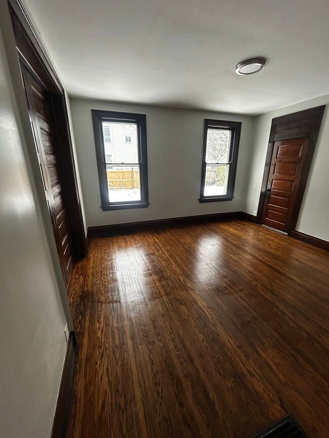 Building Photo - BEAUTIFUL RENOVATED NEW 4 BEDROOM 2 BATH HOUSE QUIET NEIGHBORHOOD