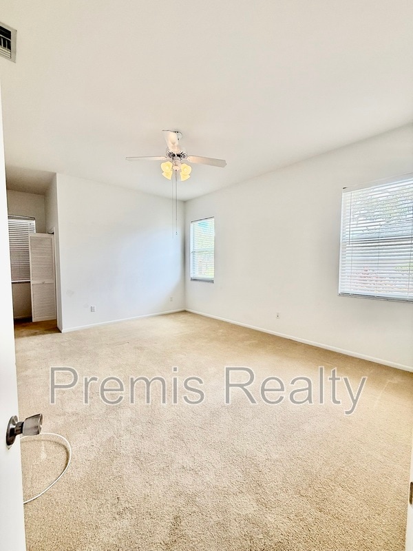 Building Photo - 642 Weathersfield Dr