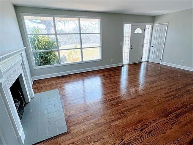 Building Photo - COMFORT AT ITS PEAK