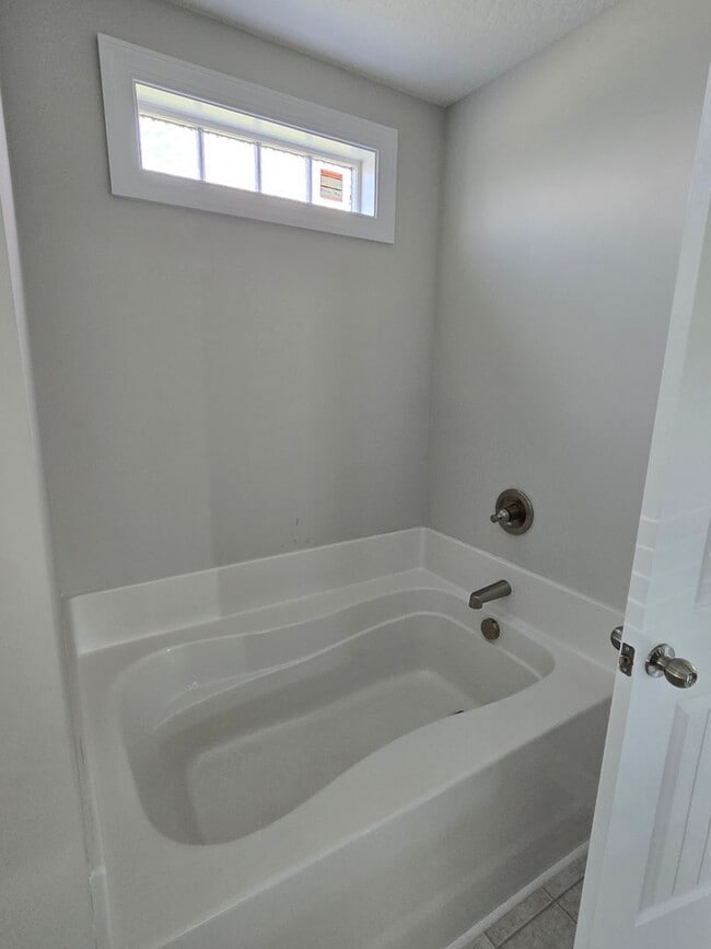 Building Photo - 309 Samuel Run Dr