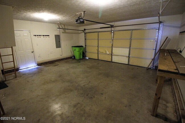 Building Photo - 107 Realini Dr